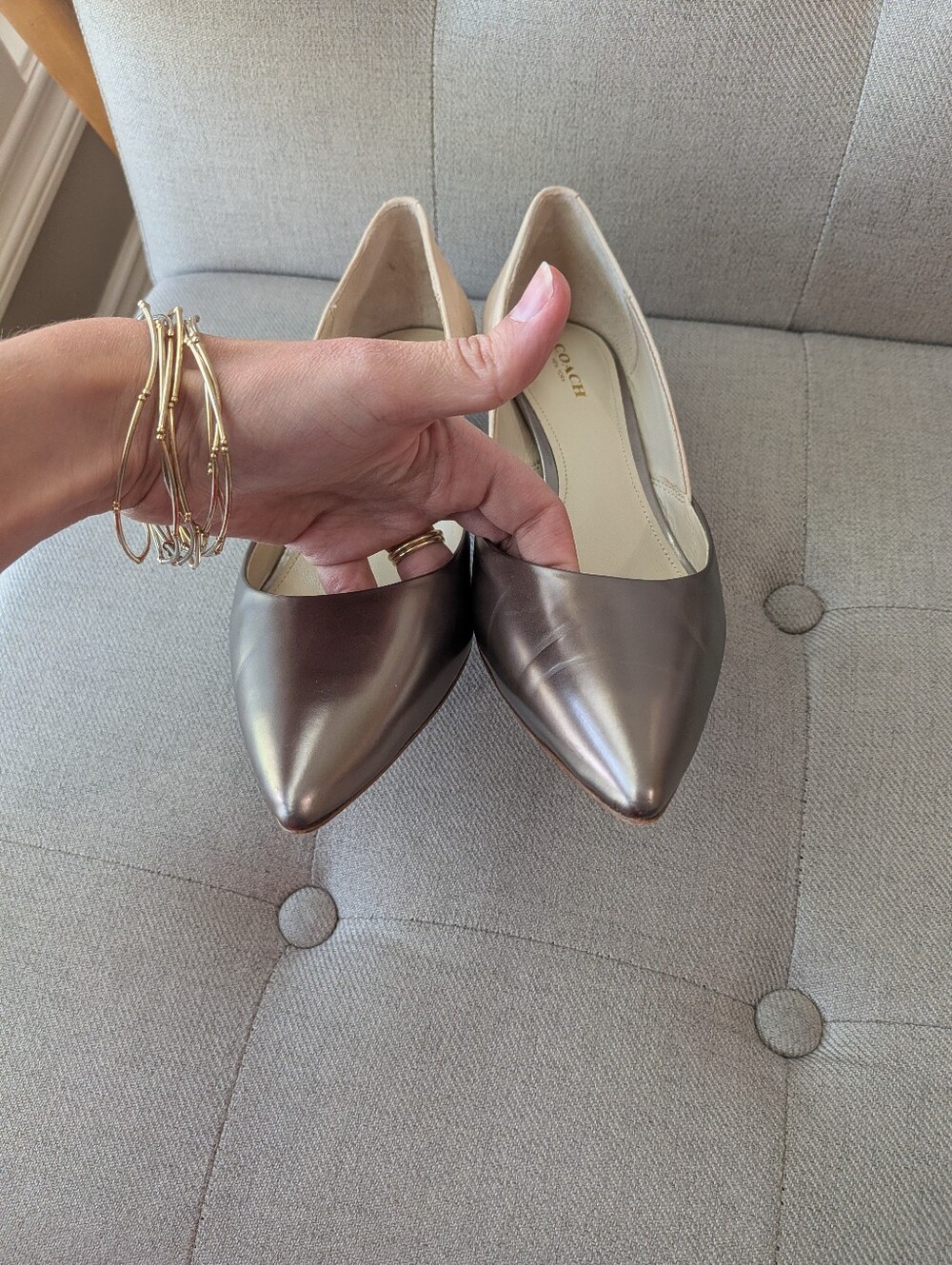 COACH Chambers Rose Two-Tone Pointed Toe Mid Heel Pumps Nude Metallic Size 7B - Picture 13 of 13